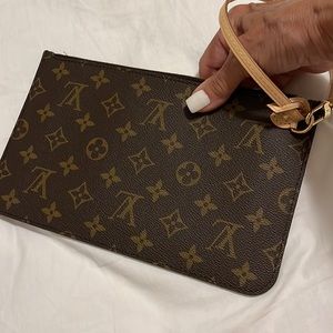 BRAND NEW Louis Vuitton Monogram zip wristlet Authentic